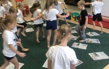 Projekty, zajęcia edukacyjne, innowacja Mądrzy Rodzice &bdquo;Jedyneczki&rdquo; 63