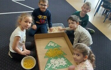 Projekty, zajęcia edukacyjne, innowacja Mądrzy Rodzice &bdquo;Jedyneczki&rdquo; 89