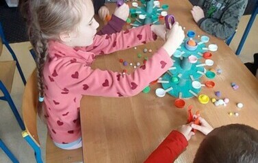 Projekty, zajęcia edukacyjne, innowacja Mądrzy Rodzice &bdquo;Jedyneczki&rdquo; 92