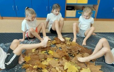 Projekty, zajęcia edukacyjne, innowacja Mądrzy Rodzice &bdquo;Jedyneczki&rdquo; 103