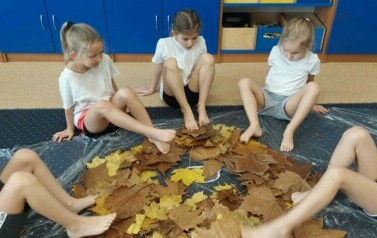 Projekty, zajęcia edukacyjne, innowacja Mądrzy Rodzice &bdquo;Jedyneczki&rdquo; 104