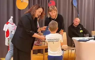 Komkursy sportowe, prozdrowotne -  Starszaki w akcji. 6