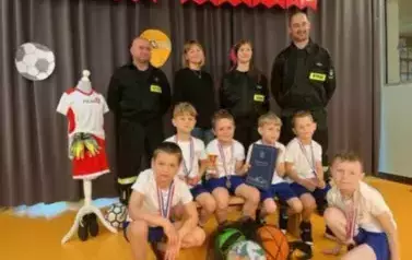 Komkursy sportowe, prozdrowotne -  Starszaki w akcji. 8