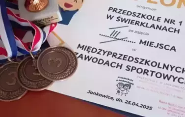 Komkursy sportowe, prozdrowotne -  Starszaki w akcji. 12