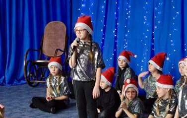 Ch&oacute;r Gaudeo i pierwsze kolędowanie w "Jedyneczce". Dziękujemy. 10